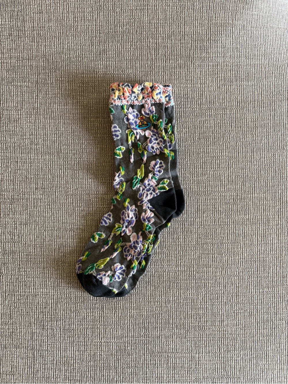 Floral Pattern womenCrew Sock - Gray with Purple Flowers